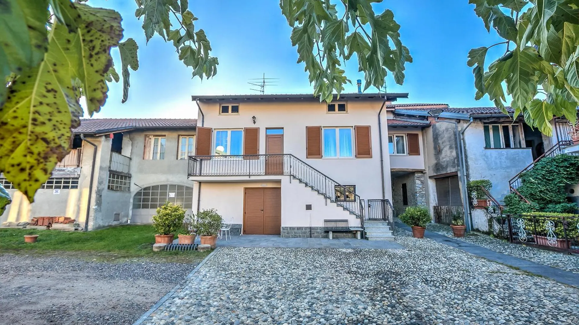 La Valbinella Few Meters From Varese Lake - Happy Rentals Gavirate